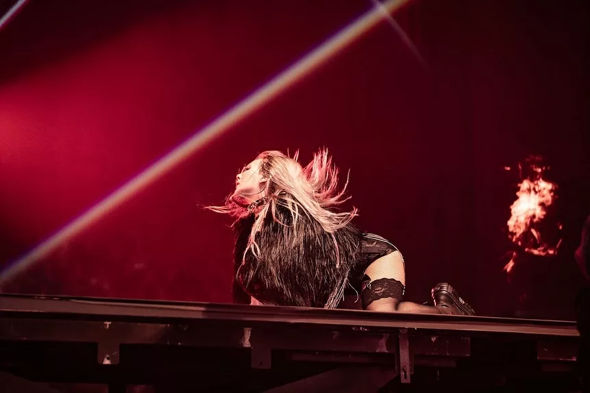 cl-2ne1-concert-2