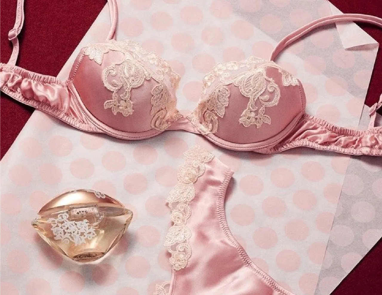 nội y cao cấp Maison La Perla màu hồng