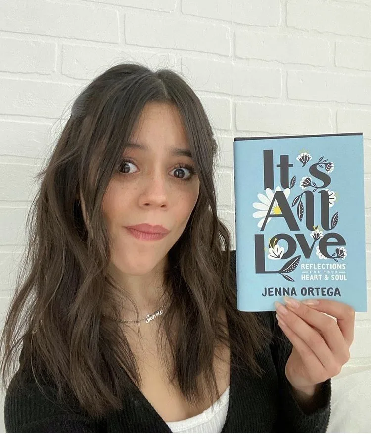 jenna ortega sách