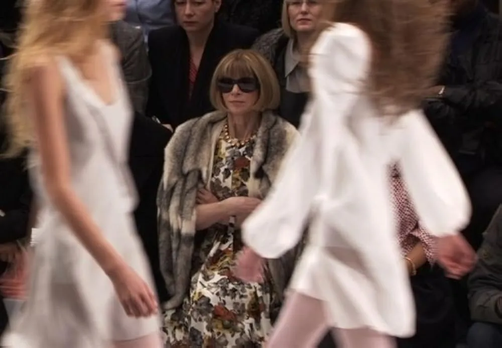 Hình ảnh Anna Wintour chuẩn bị cho số tháng 9 của tạp chí Vogue Mỹ.