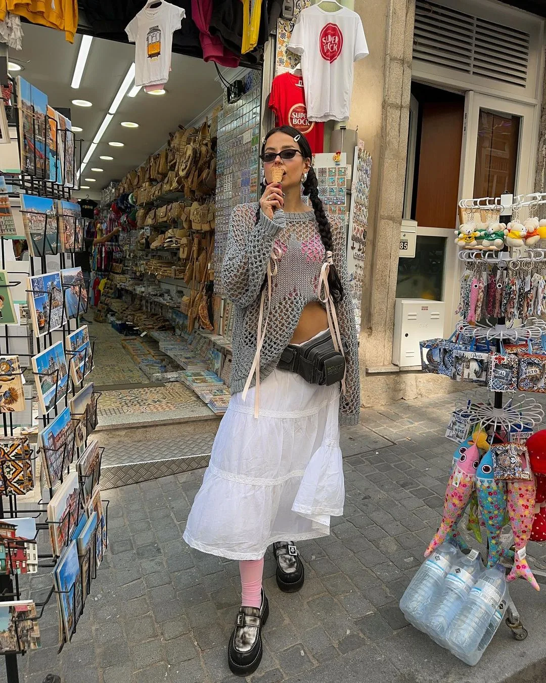 irisloveunicorns diện vớ hồng