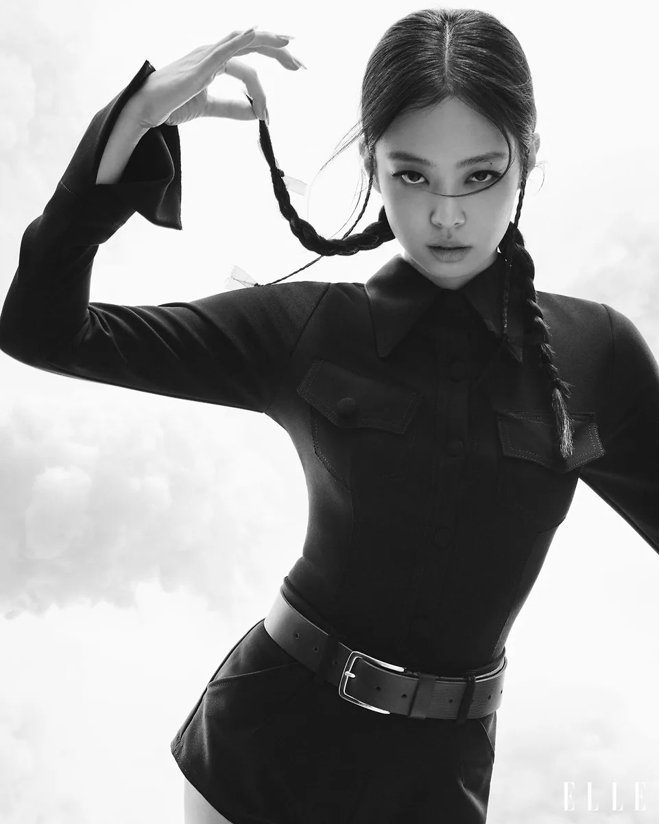Jennie với tóc cột ruy băng trên tạp chí ELLE USA