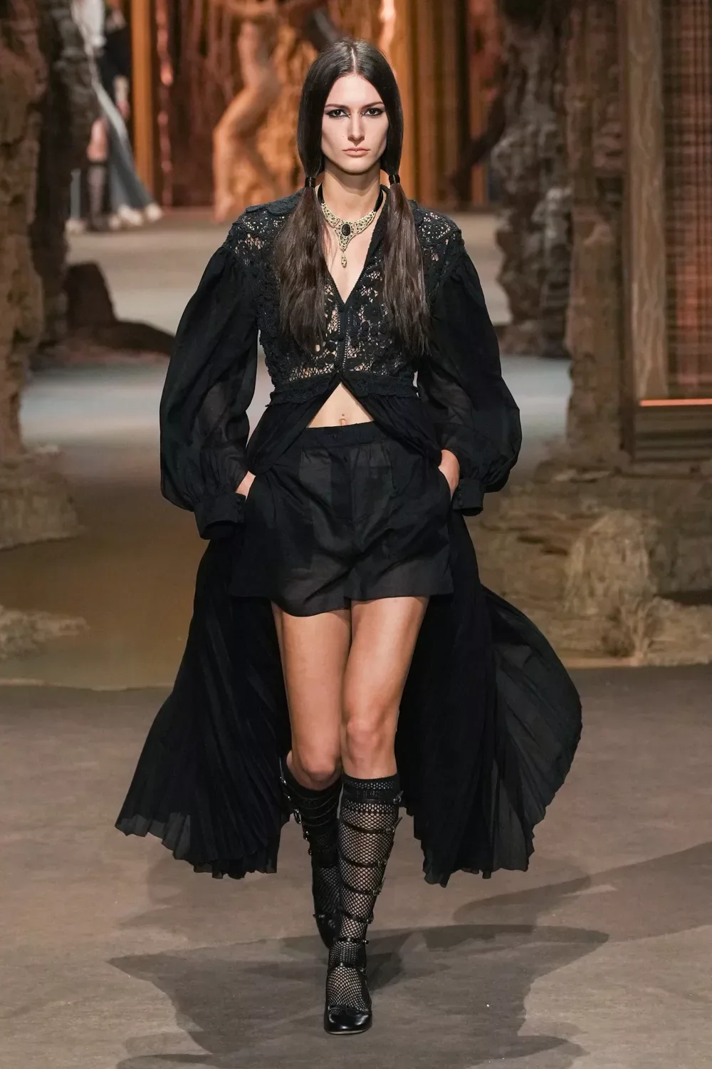 CD xuân hè 2023 look 14