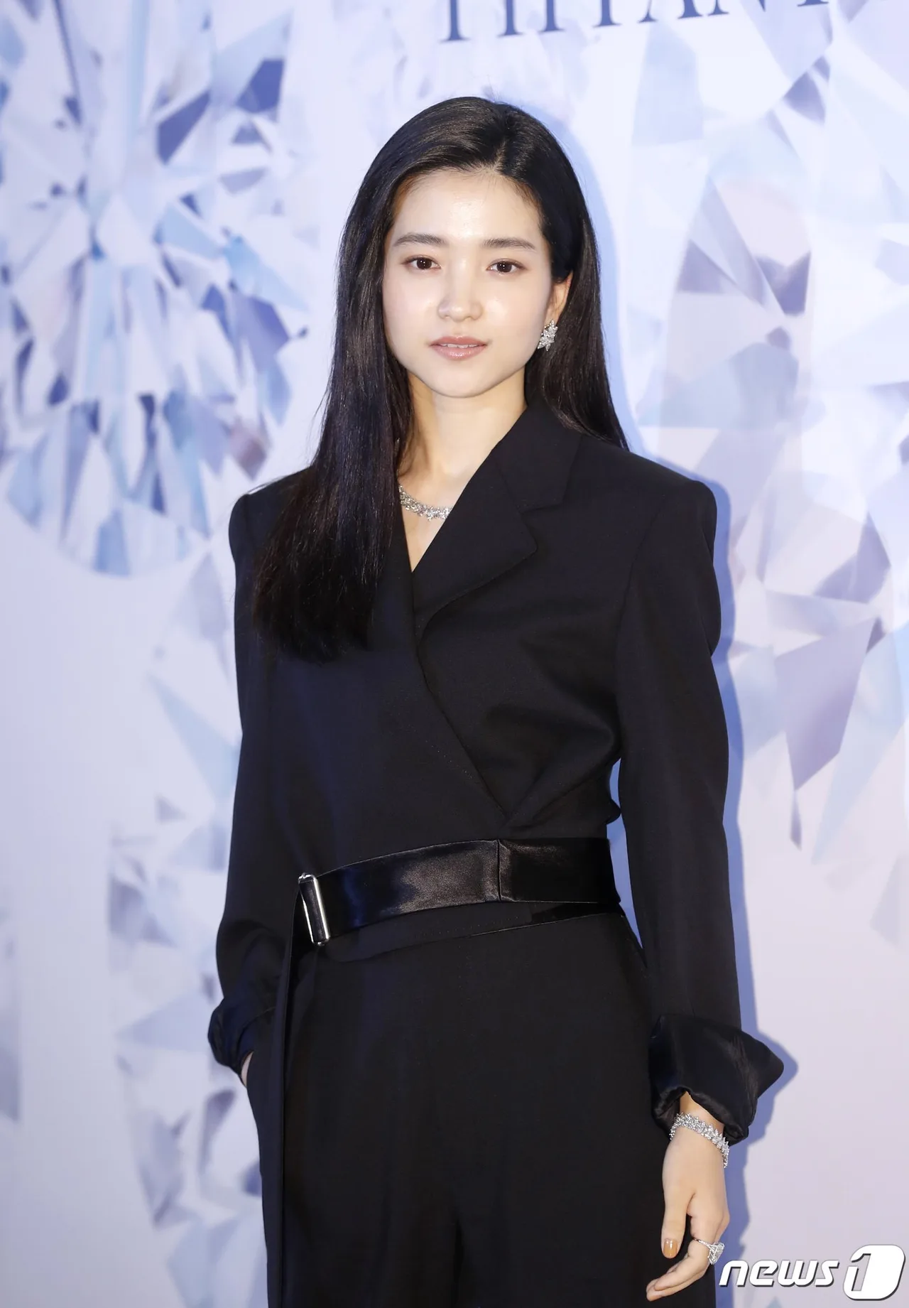 kim tae ri diện menswear