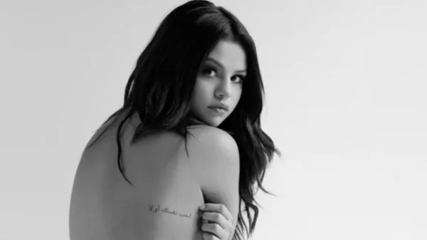 Selena tái sinh trong album "Revival"