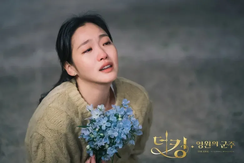 kim go eun ôm hoa phi yến phim hàn