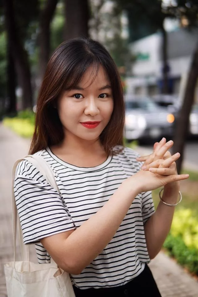 6 sắc son collagen Lip On Lip Charm Galaxy Edition 3