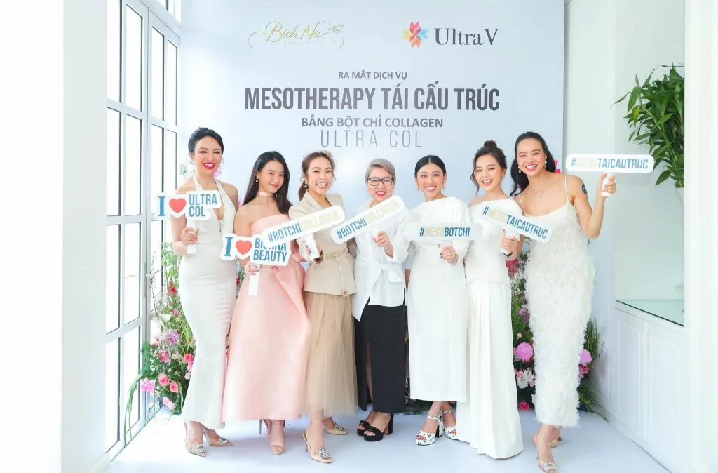 Hoa hậu Ngọc Diễm, diễn viên Mi Du, Thạc sĩ - Bác sĩ da liễu Bích Na, CEO Ipretty Group - đơn vị phân phối UltraCol độc quyền tại Việt Nam, MC Yumi Dương, ca sĩ Linh Phi, MC Kiều Ngân tham dự sự kiện ra mắt dịch vụ với Bột chỉ Collagen UltraCol (hình Ultra V Việt Nam) Hoa hậu Ngọc Diễm, diễn viên Mi Du, Thạc sĩ - Bác sĩ da liễu Bích Na, CEO Ipretty Group - đơn vị phân phối UltraCol độc quyền tại Việt Nam, MC Yumi Dương, ca sĩ Linh Phi, MC Kiều Ngân tham dự sự kiện ra mắt dịch vụ với Bột chỉ Collagen UltraCol (hình Ultra V Việt Nam)