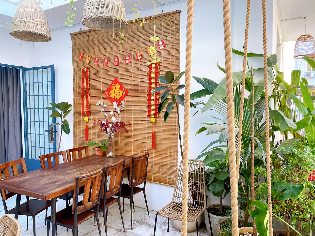 Quán cà phê Tết