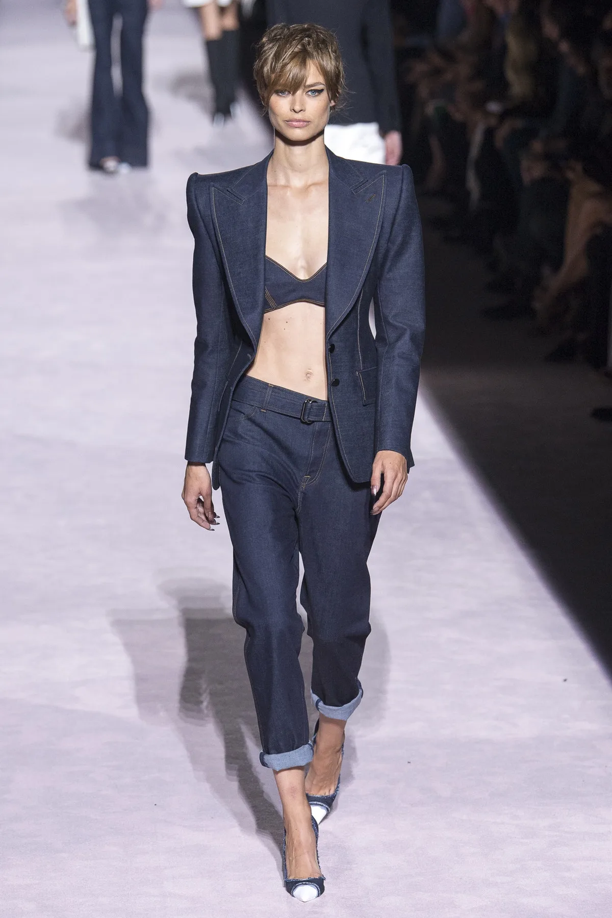 Bộ sưu tập Mùa Xuân Tom Ford 2018: Sự mê hoặc thuần túy