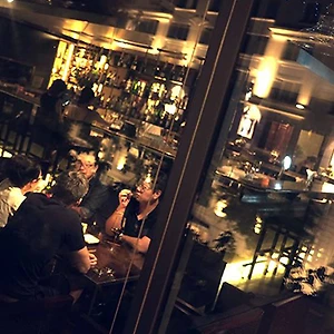 9 quán bar nhạc nhẹ phù hợp với phụ nữ tại Hà Nội
