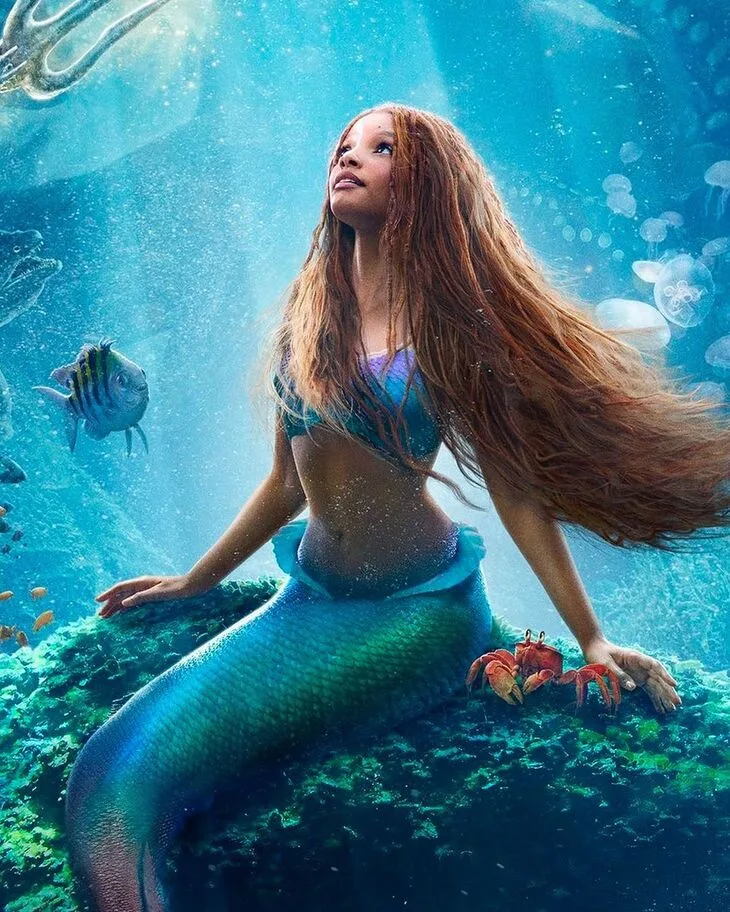 Halle Bailey trong vai Nàng tiên cá Ariel có mái tóc đỏ khác với khuôn mẫu. Ảnh: Instagram@ disneystudios. Halle Bailey trong vai Nàng tiên cá Ariel có mái tóc đỏ khác với khuôn mẫu. Ảnh: Instagram@ disneystudios.