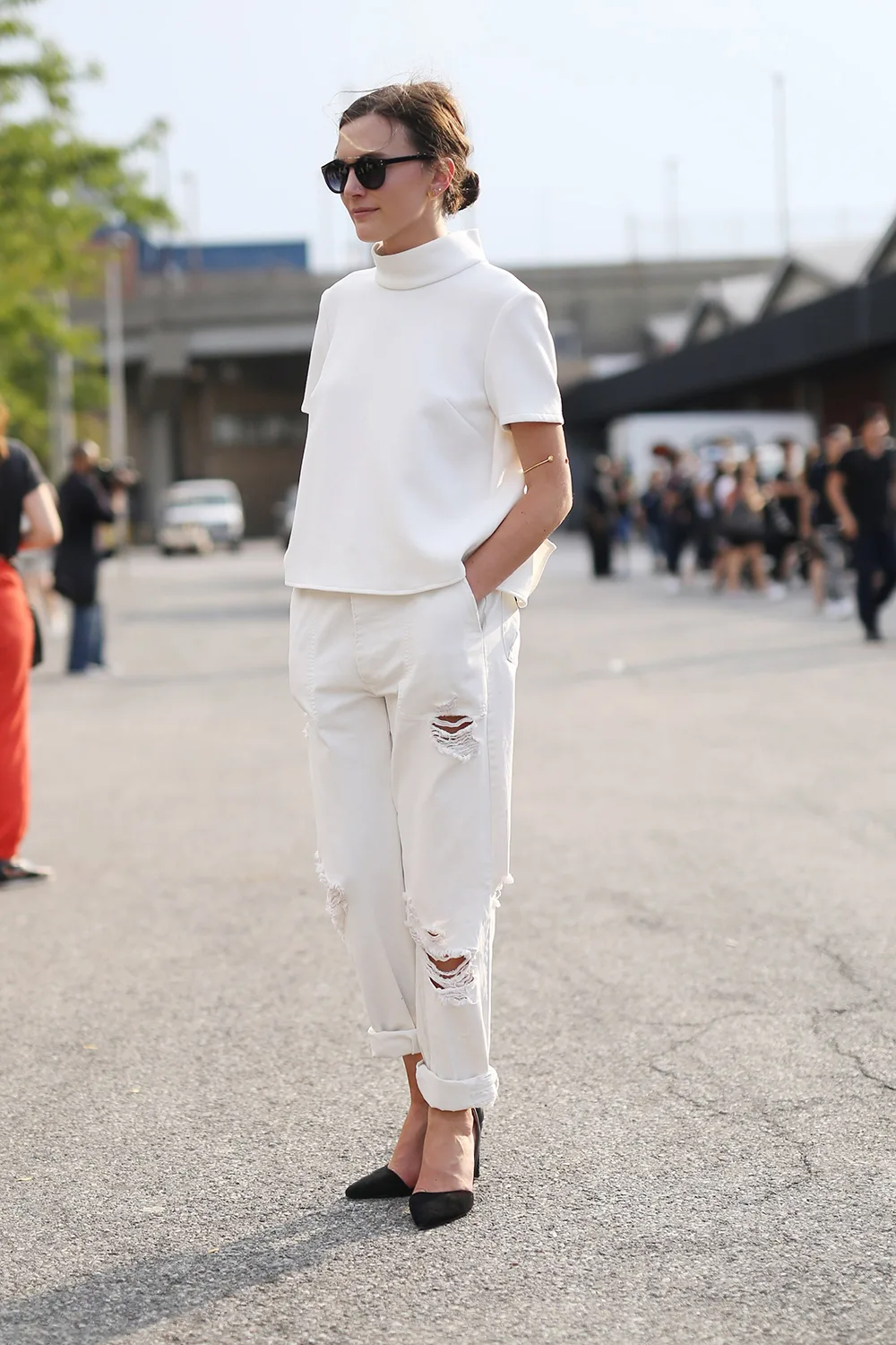 quần trắng jeans boyfriend mùa hè áo thun ngắn tay