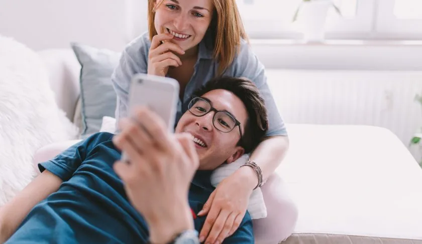 tiền bạc ảnh hưởng như thế nào đến mối quan hệ của bạn