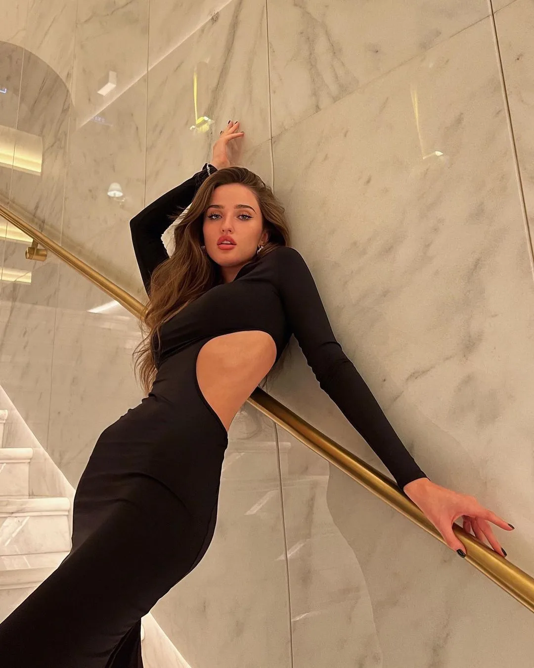 váy cutout eo quyến rũ