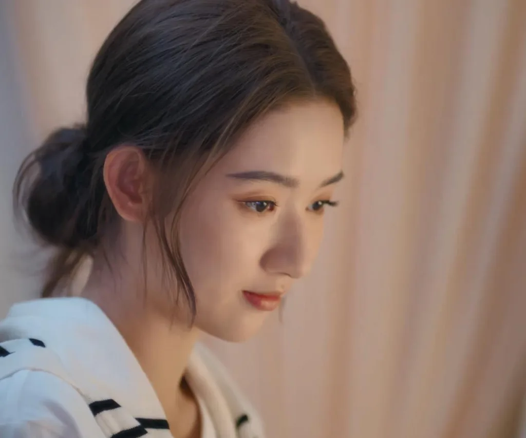 Vương Ngọc Văn sở hữu một lớp nền mềm mịn. Vương Ngọc Văn sở hữu một lớp nền mềm mịn.