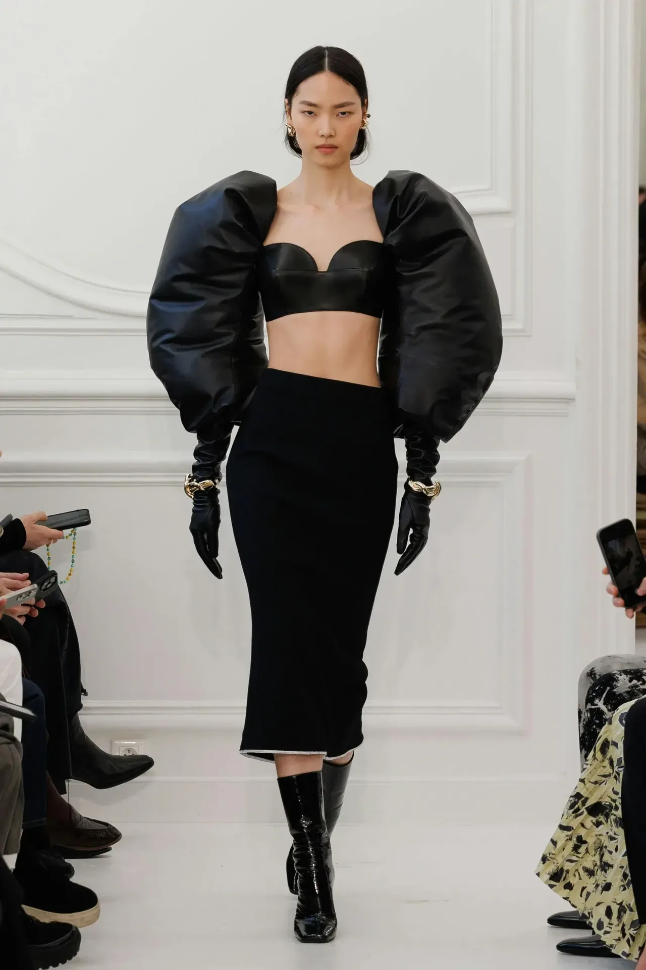 thiết kế đầm đen Givenchy