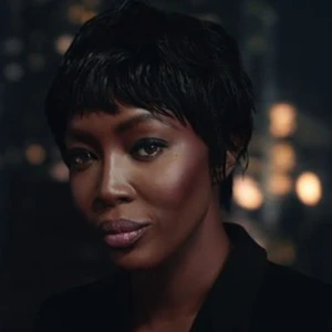 Báo đen quyền lực Naomi Campbell diễu oai tại Nhật Bản