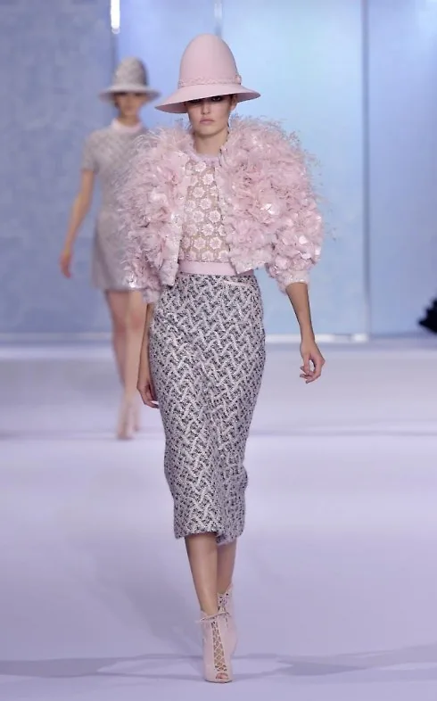 Phụ kiện làm nên sự thành công cho BST của Ralph & Russo