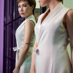 Uyên Linh - Cứ thế mà đi - ELLE VN