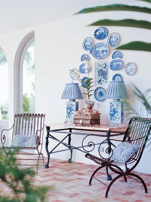 Trang trí nội thất xanh dương và trắng