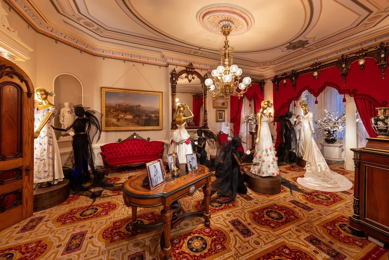 Không gian bên trong Bảo tàng Nghệ thuật Metropolitan Met Gala 2022
