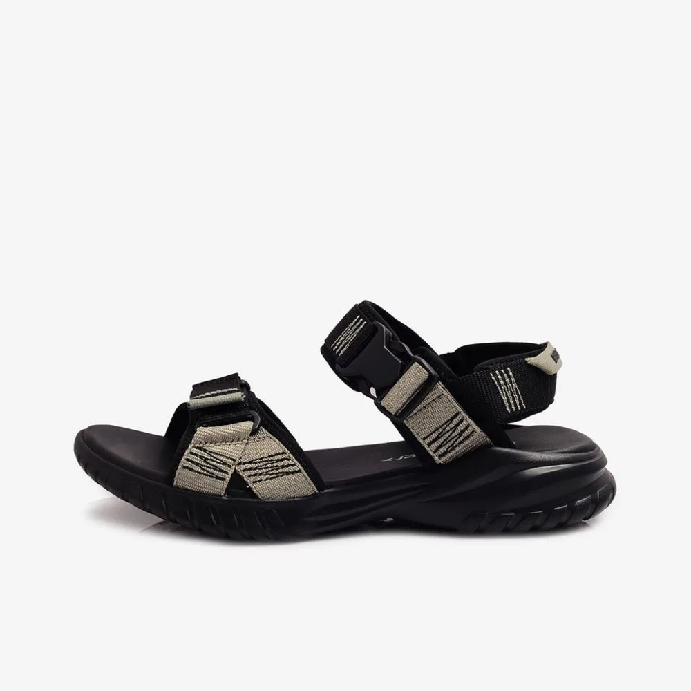 giay-sandals-va-nhung-ban-phoi-mua-he-Bitis-Hunter-2K21-Army-Green-ELLE-Man.jpg