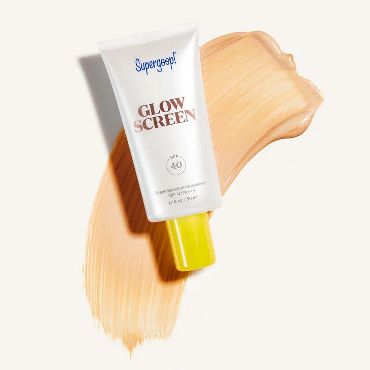 Kem chống nắng Supergoop! Glowscreen SPF 40 Sunscreen With Hyaluronic Acid+Niacinamide ánh nhũ bắt sáng. Kem chống nắng Supergoop! Glowscreen SPF 40 Sunscreen With Hyaluronic Acid+Niacinamide với ánh nhũ bắt sáng.