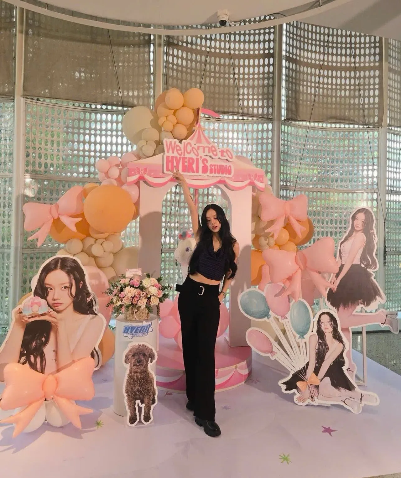 Lee Hyeri diện quần tây