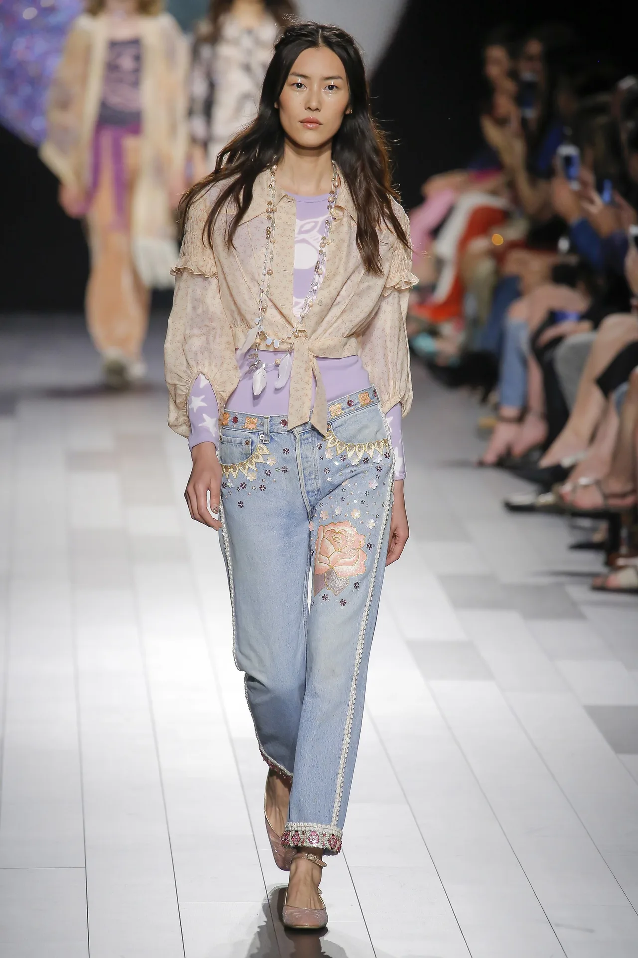 10 Điểm nổi bật tại NYFW Xuân 2018 - ELLE Việt Nam 10 Điểm nổi bật tại NYFW Xuân 2018 - ELLE Việt Nam