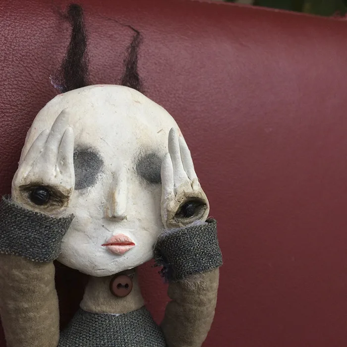 Hình ảnh các tác phẩm có phần u ám và creepy của cậu bé với những ý nghĩ rất riêng