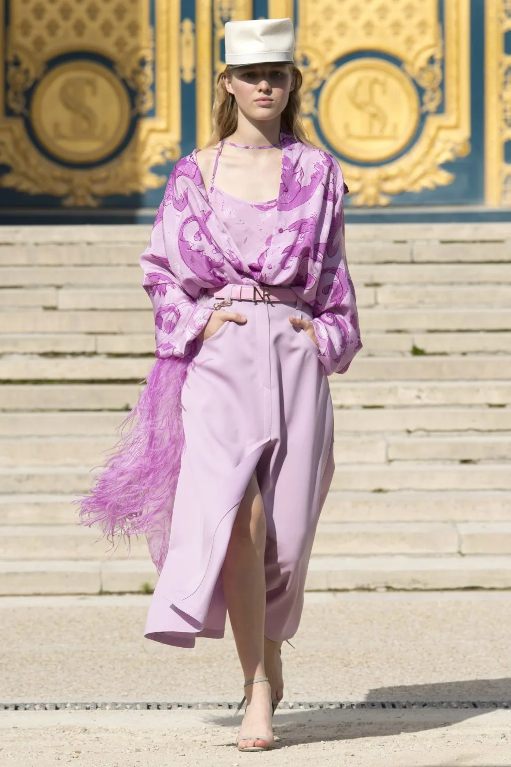 Bộ sưu tập Xuân-Hè 2018 Nina Ricci: Cảm hứng quân đội lãng mạn Bộ sưu tập Xuân-Hè 2018 Nina Ricci: Cảm hứng quân đội lãng mạn