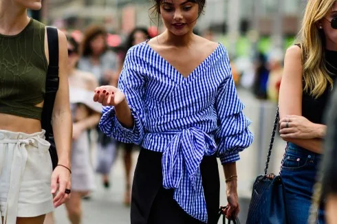 ao-so-mi-street-style-new-york-elle-vn-2017 (11)