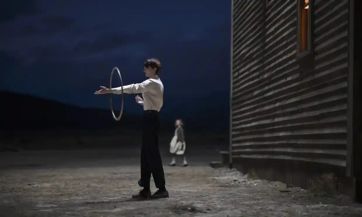 oscar Kodi Smit-McPhee