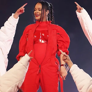thumbnail-rihanna-thoi-trang-trinh-dien