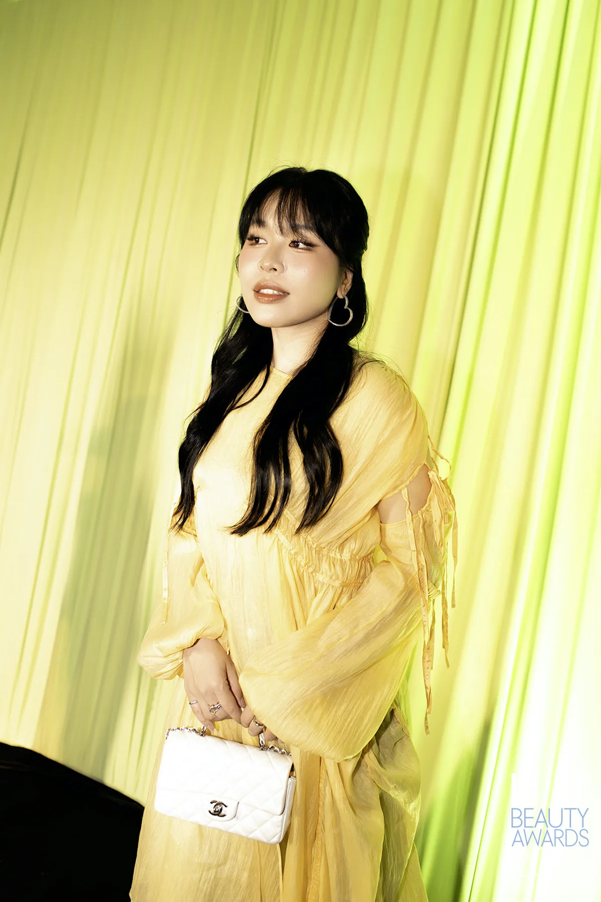 Beauty Blogger An Phương trong chiếc đầm vàng chanh tại ELLE Beauty Awards 2025