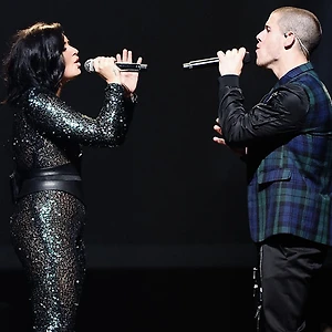 Demi Lovato “thổ lộ tình cảm” với cậu bạn thân Nick Jonas