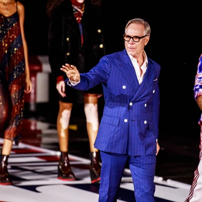 tin thời trang tommy hilfiger quay lại London cho sàn diễn Xuân Hè 2020