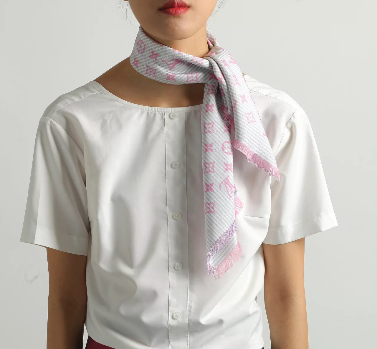 khan quang co lua louis vuitton