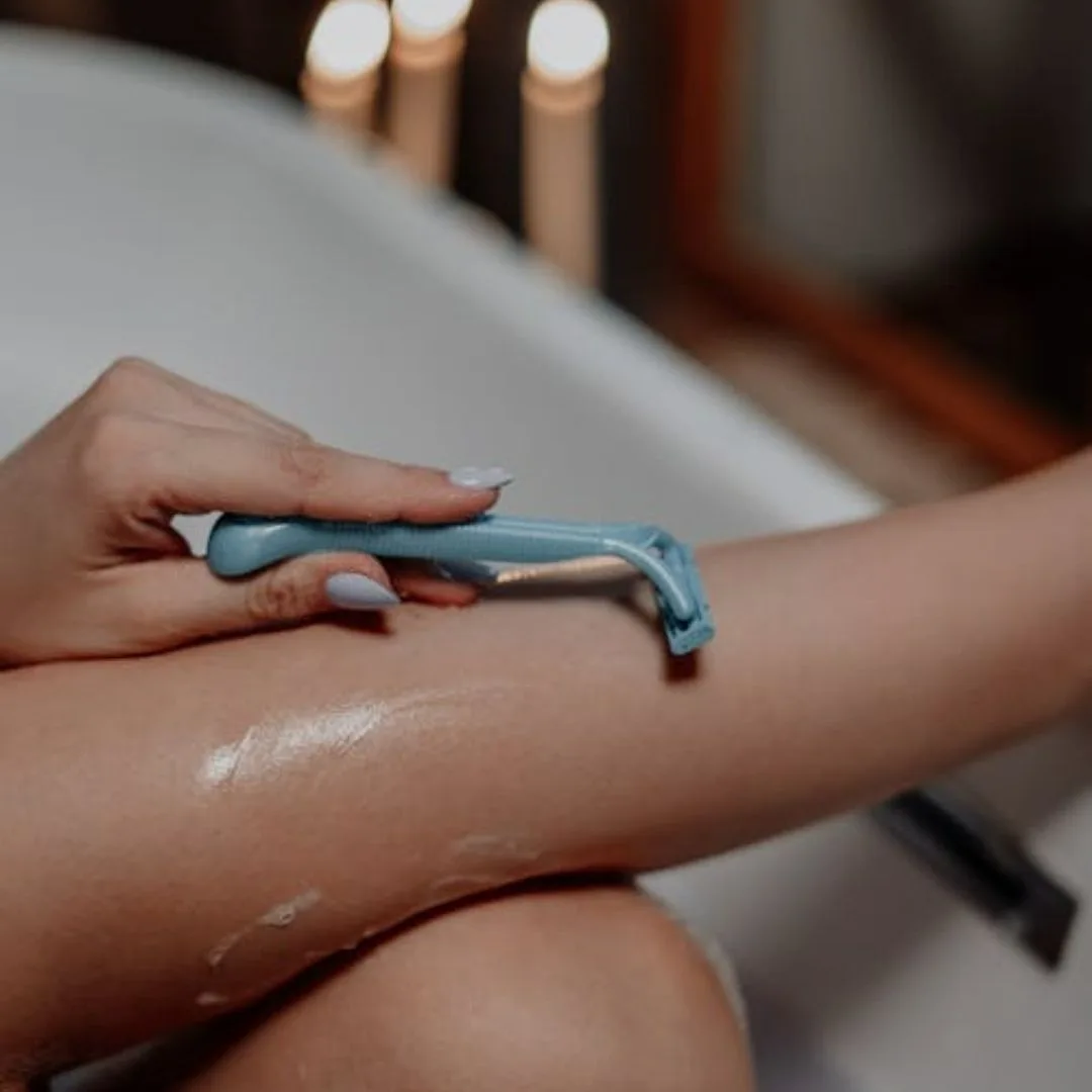 Hạn chế cạo lông để hạn chế tình trạng dày sừng nang lông