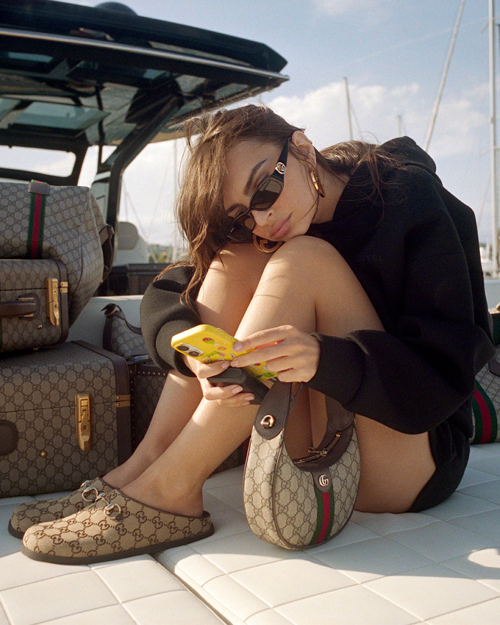Gucci kết hợp Emily Ratajkowski