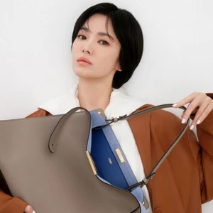 Song Hye Kyo đồng hành cùng FENDI trong chiến dịch quảng bá túi FENDI Way