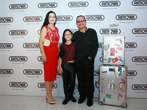 Gia đình nghệ sĩ Trần Mạnh Tuấn là khách hàng thân thiết của Rimowa