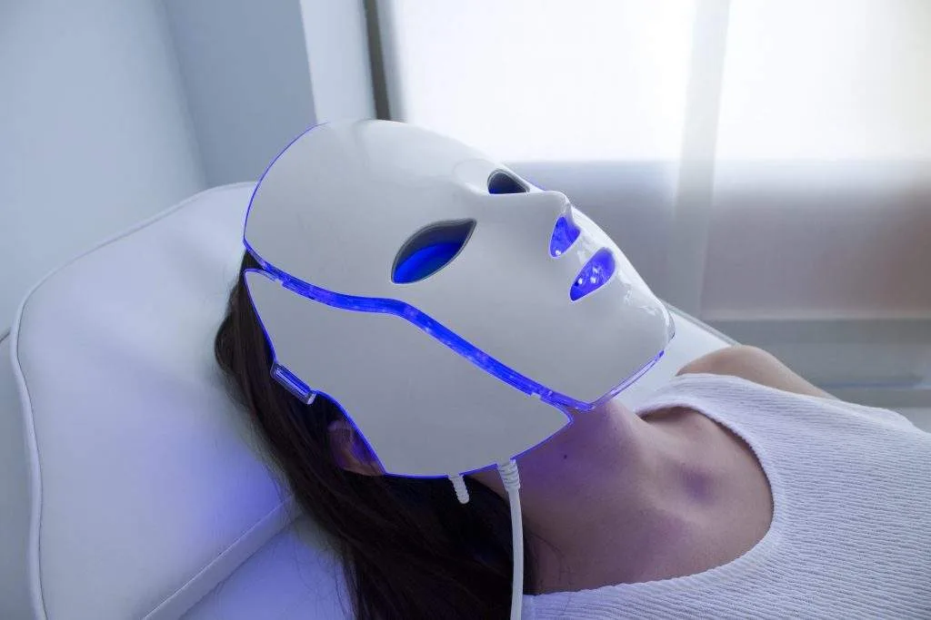 mặt nạ đèn led màu xanh