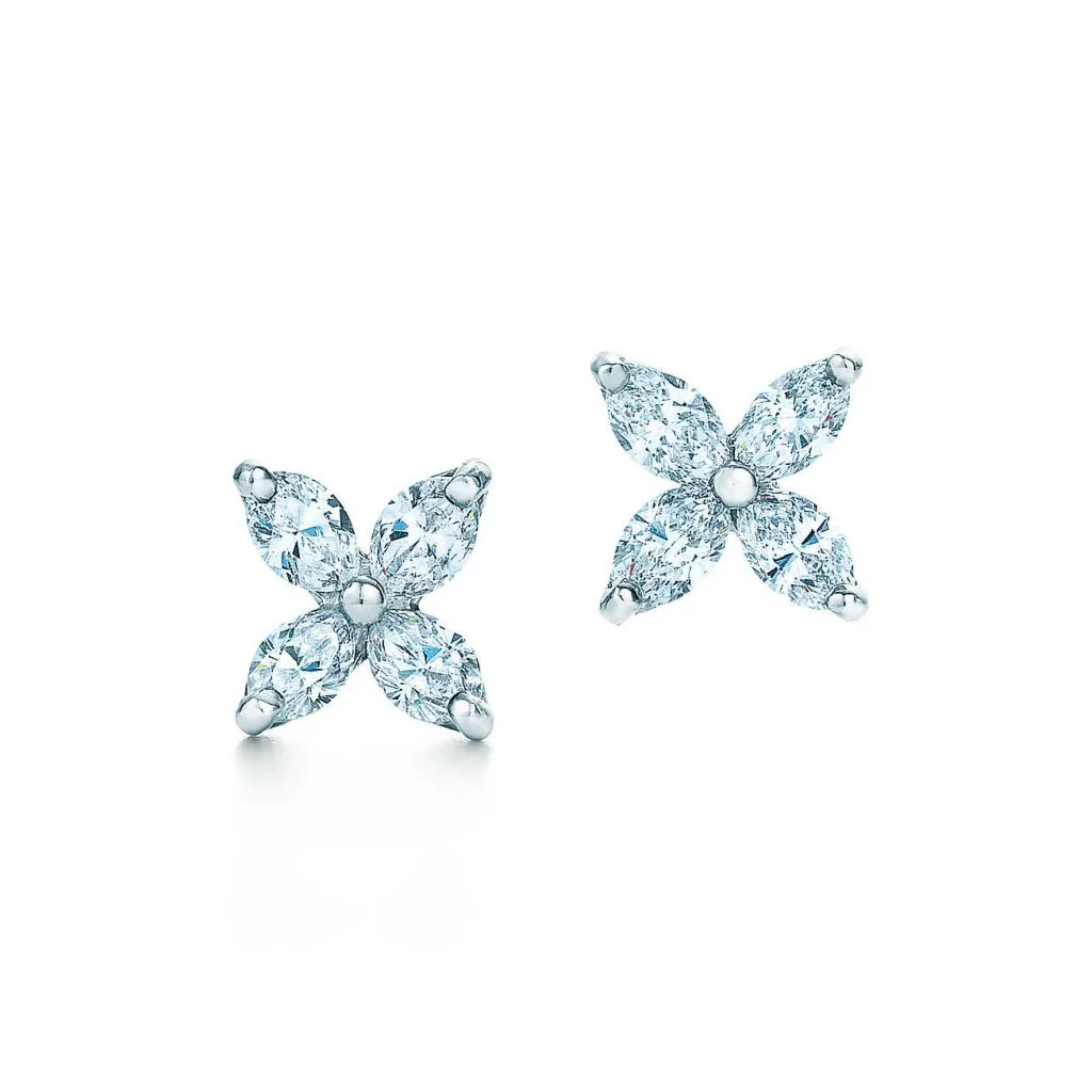 Thiết kế bông tai đính (stud earrings) của Tiffany (Nguồn: Tiffany) Thiết kế bông tai đính (stud earrings) của Tiffany (Nguồn: Tiffany)