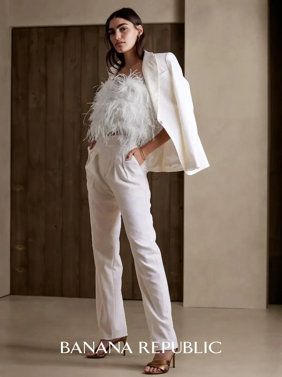 trang phục trắng Banana Republic Holiday Fantasy