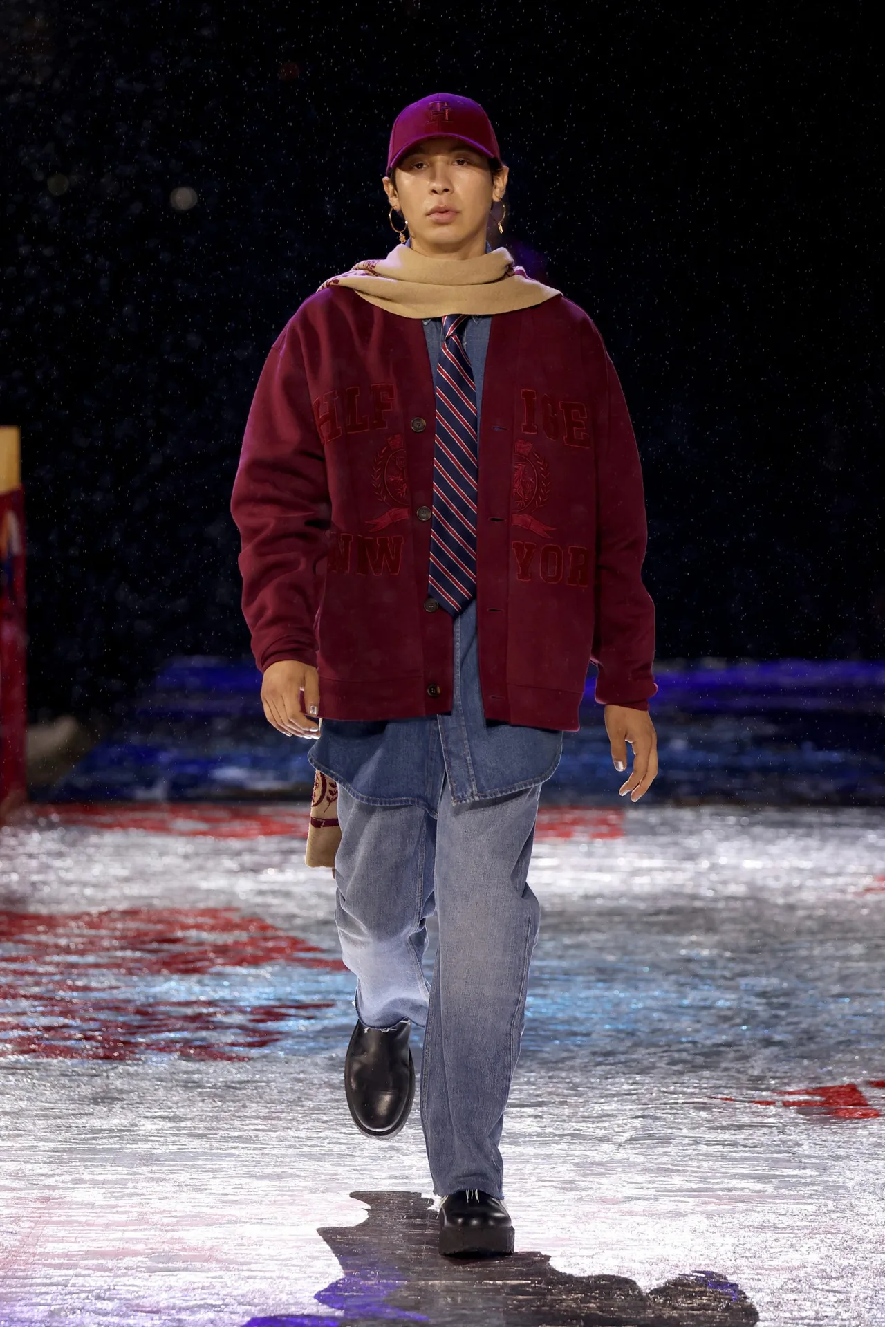 Tommy Hilfiger Thu Đông 2022 look 41