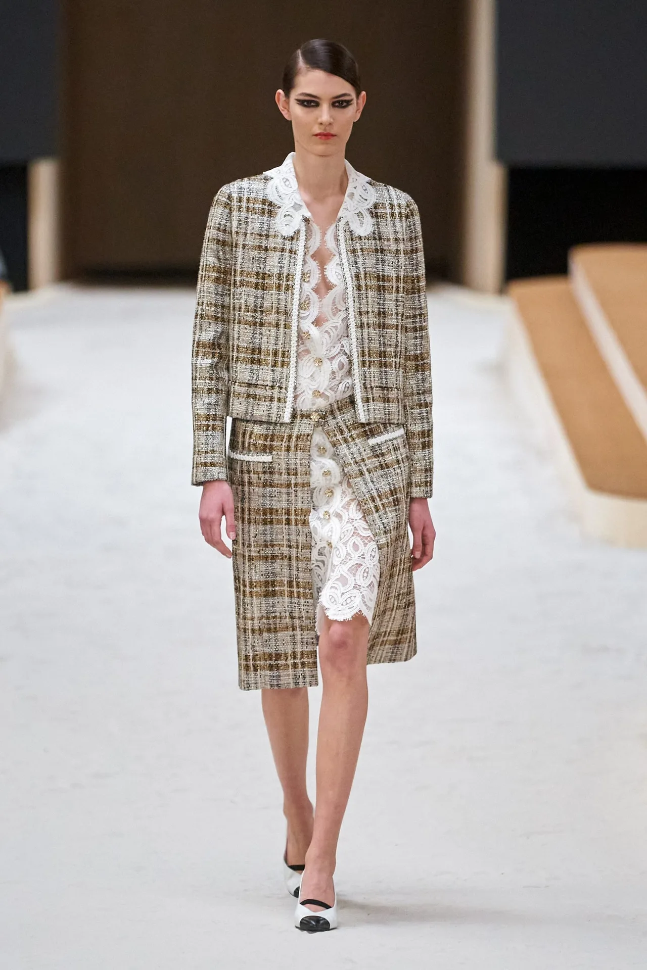 Chanel Couture Xuân Hè 2022 look 14