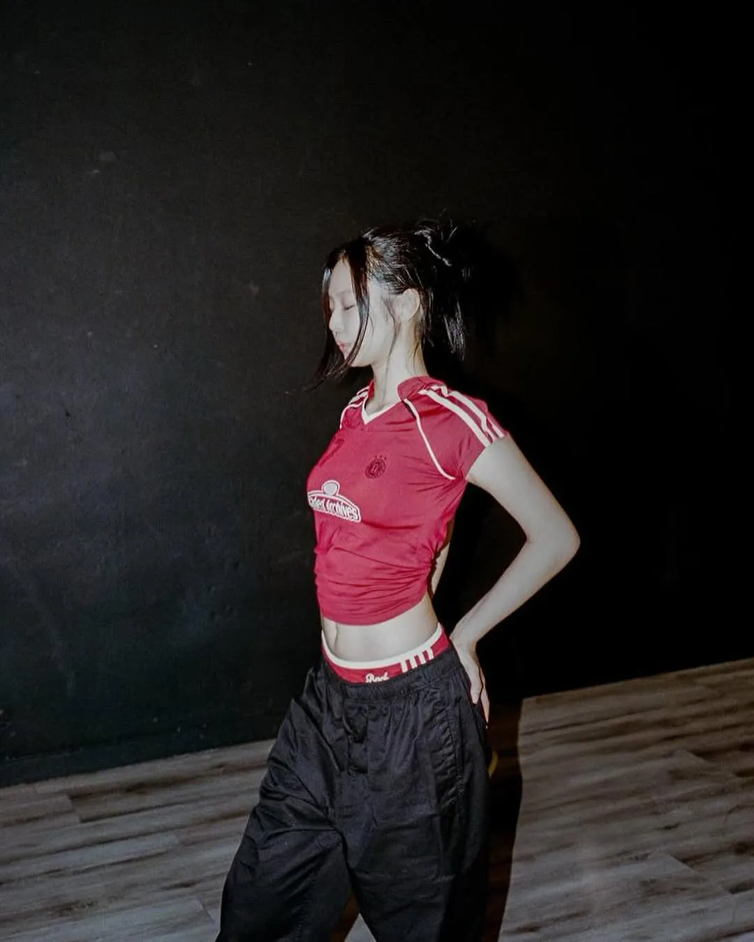 jennierubyjane diện quần dù