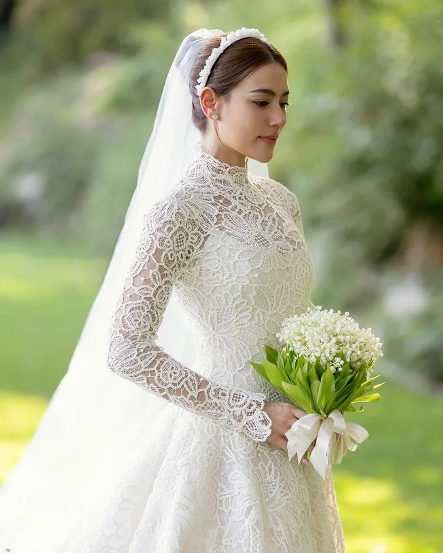 Kimmy Kimberley với lớp nền siêu lì